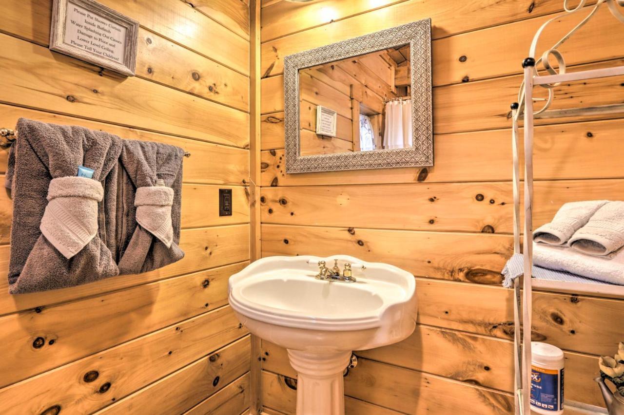 Creekside Sevierville Cabin Game Room And Hot Tub! Exterior photo